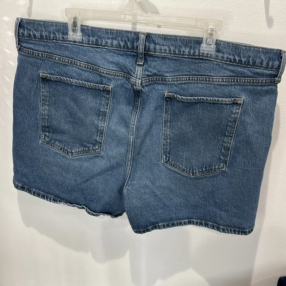 Banana‎ Republic Womens 35 Standard Mid Rise Denim Shorts Medium Wash Stretch